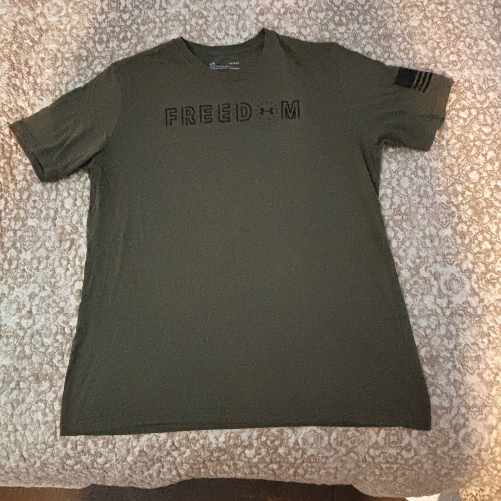 Hurley Olive Green 'FREEDOM' Short Sleeve Graphic Tee
